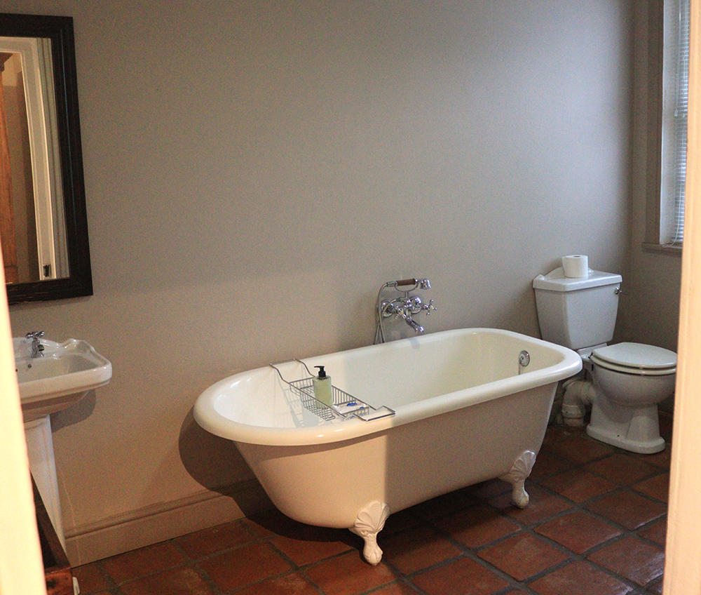 De Doornkraal Luxury Room 6 en suite bathroom